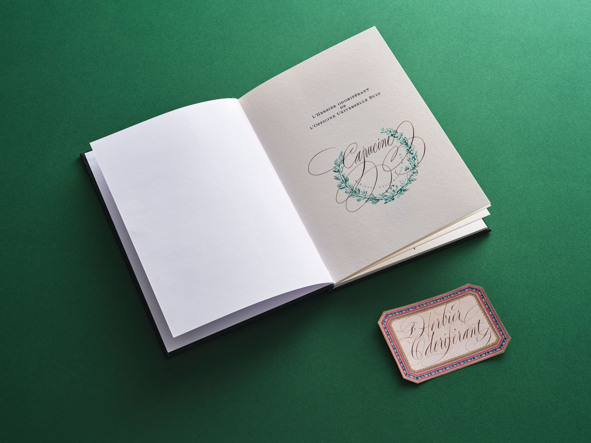 香りの植物図鑑』 そして突然、紙は香りになる – Officine Universelle