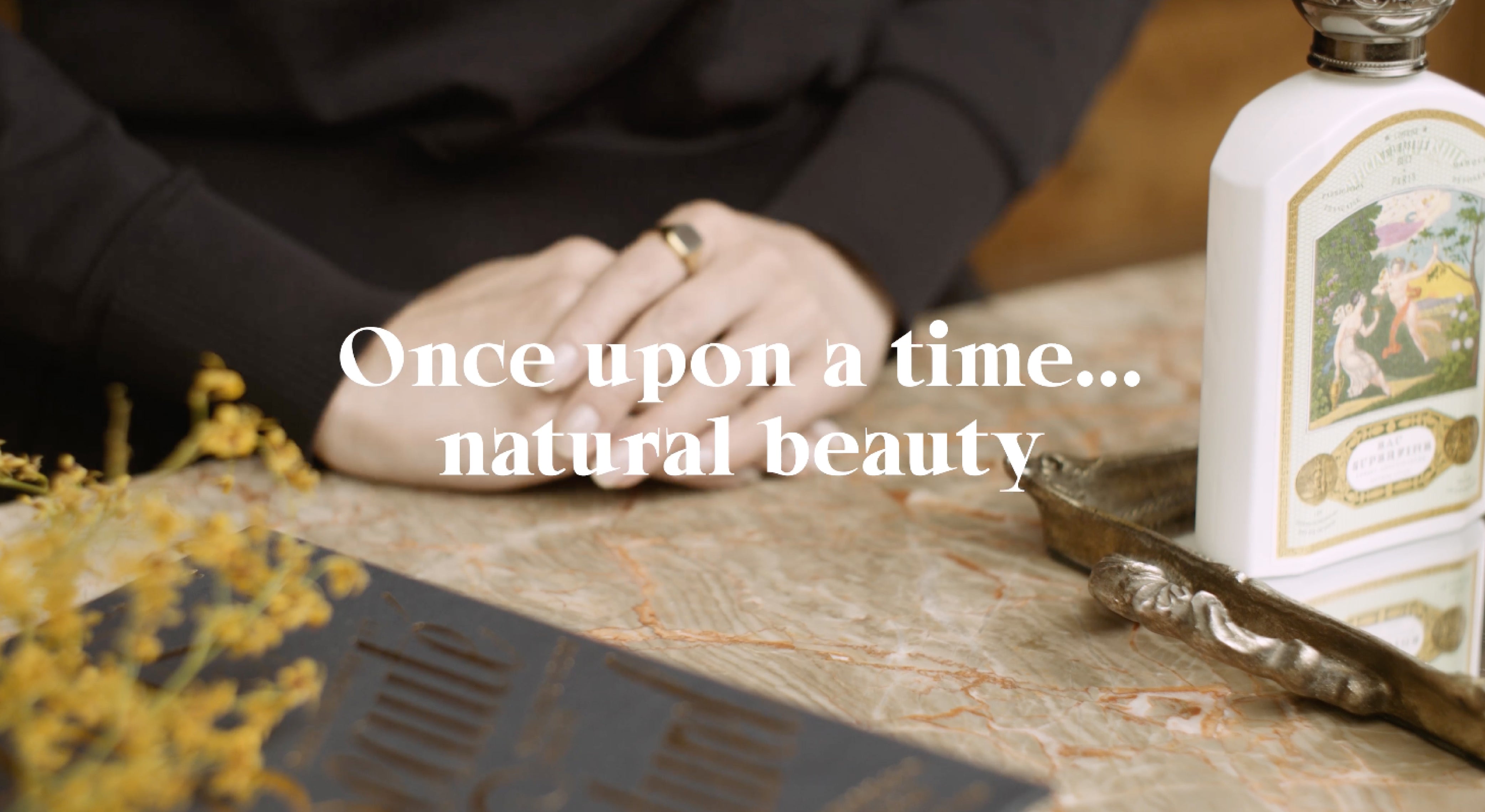 オフィシーヌユニヴェルセルビュリー 美容レシピ集「Natural Beauty」 美を叶えるための素晴らしき案内人 – Officine Universelle Buly